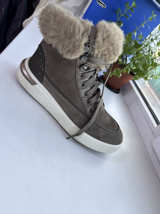 Продам ботинки зимние Geox