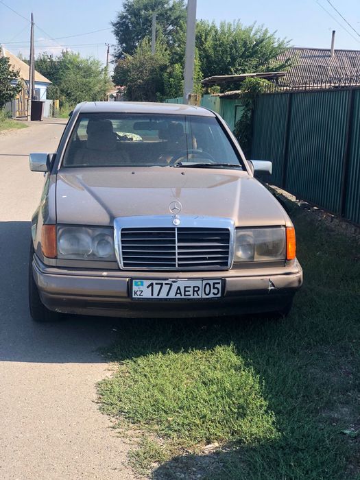машина, Mercedes e300