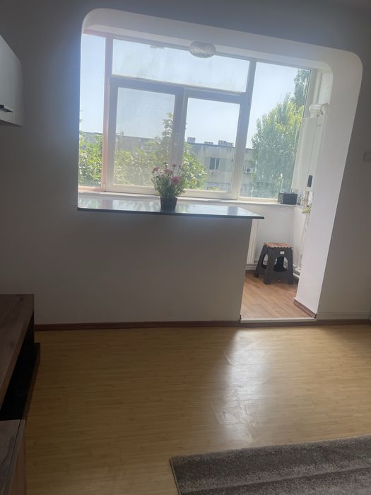 Apartament semidecomandat