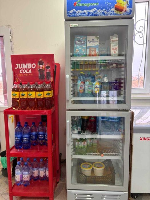 продам витринный холодильник Almagreen