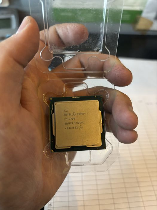 Процессор i7 9700