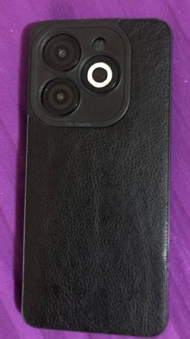 Infinix smart 8.   (6/64)Gb