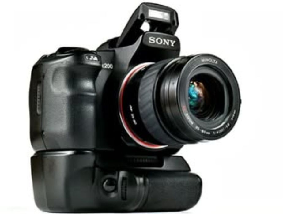 Sony DSLR-A200 + Grip + Minolta AF 35-80mm f/4-5.6