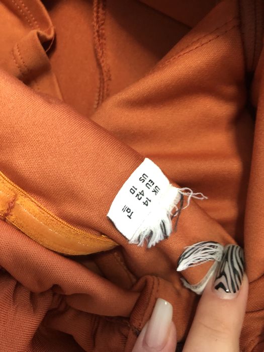 Vand rochii de ocazie