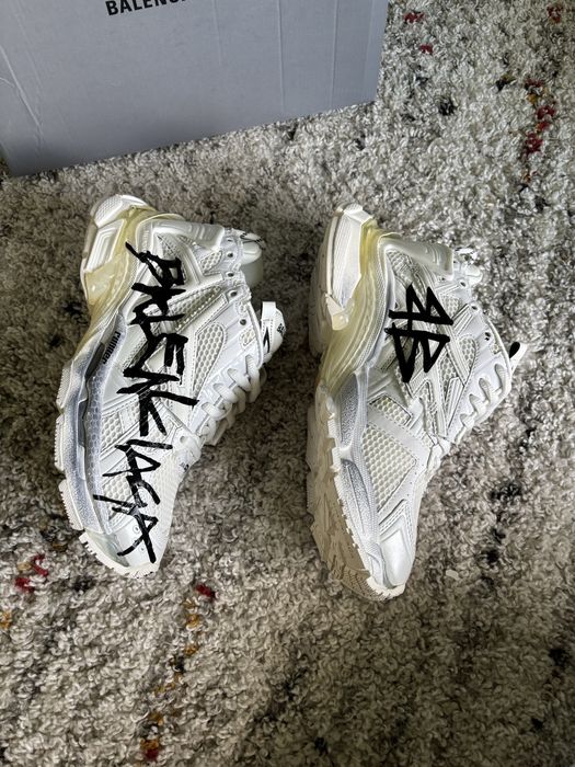 Balenciaga Runner Grafiti size 39
