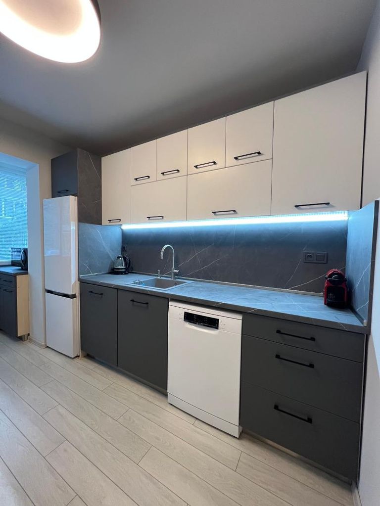 Дава се под наем Двустаен апартамент в Пловдив, Каменица 2 - 61 кв.м за 600 € - Снимка #1