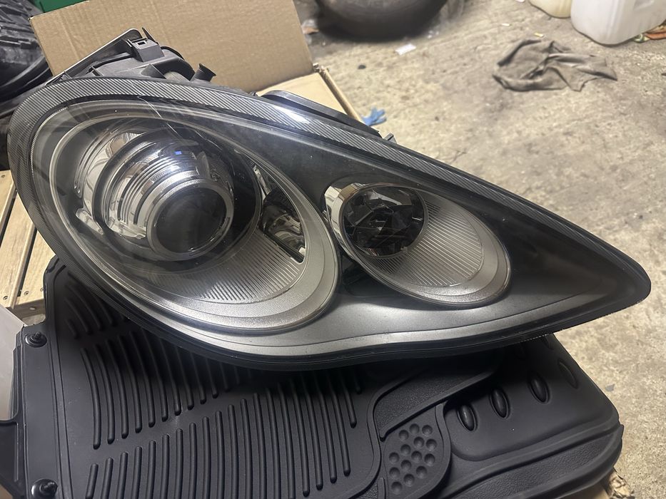 Far dreapta Porsche Panamera 2012