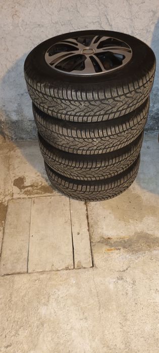 Vând 4 roți ca noi pentru grupul vag 195/65/15 marca Barum Germania