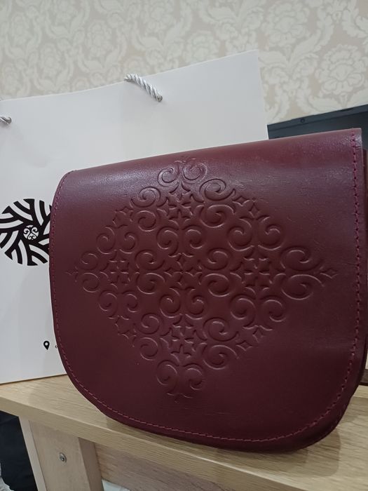 Продам сумку из натур кожи