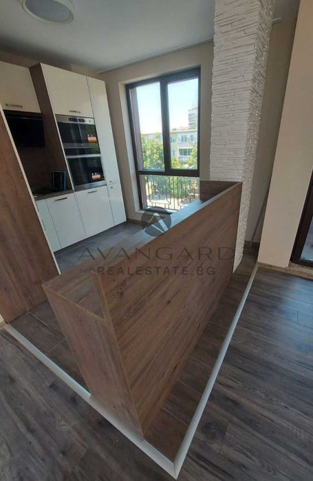 Продава се Тристаен апартамент в Пловдив, Кършияка - 122 кв.м за 2448 €/кв.м - Снимка #1