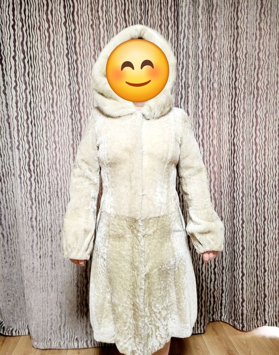 Продам белую шубу из мутона