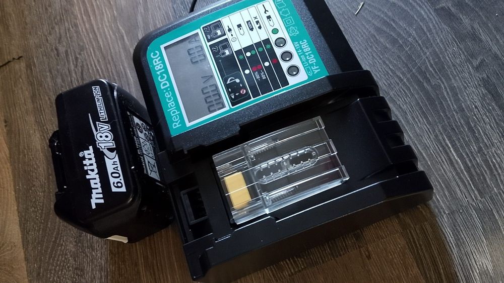 Incarcator pentru baterii makita