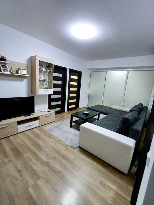 Propietar Vând apartament 3 camere la 200m de metrou Dimitrie Leonida