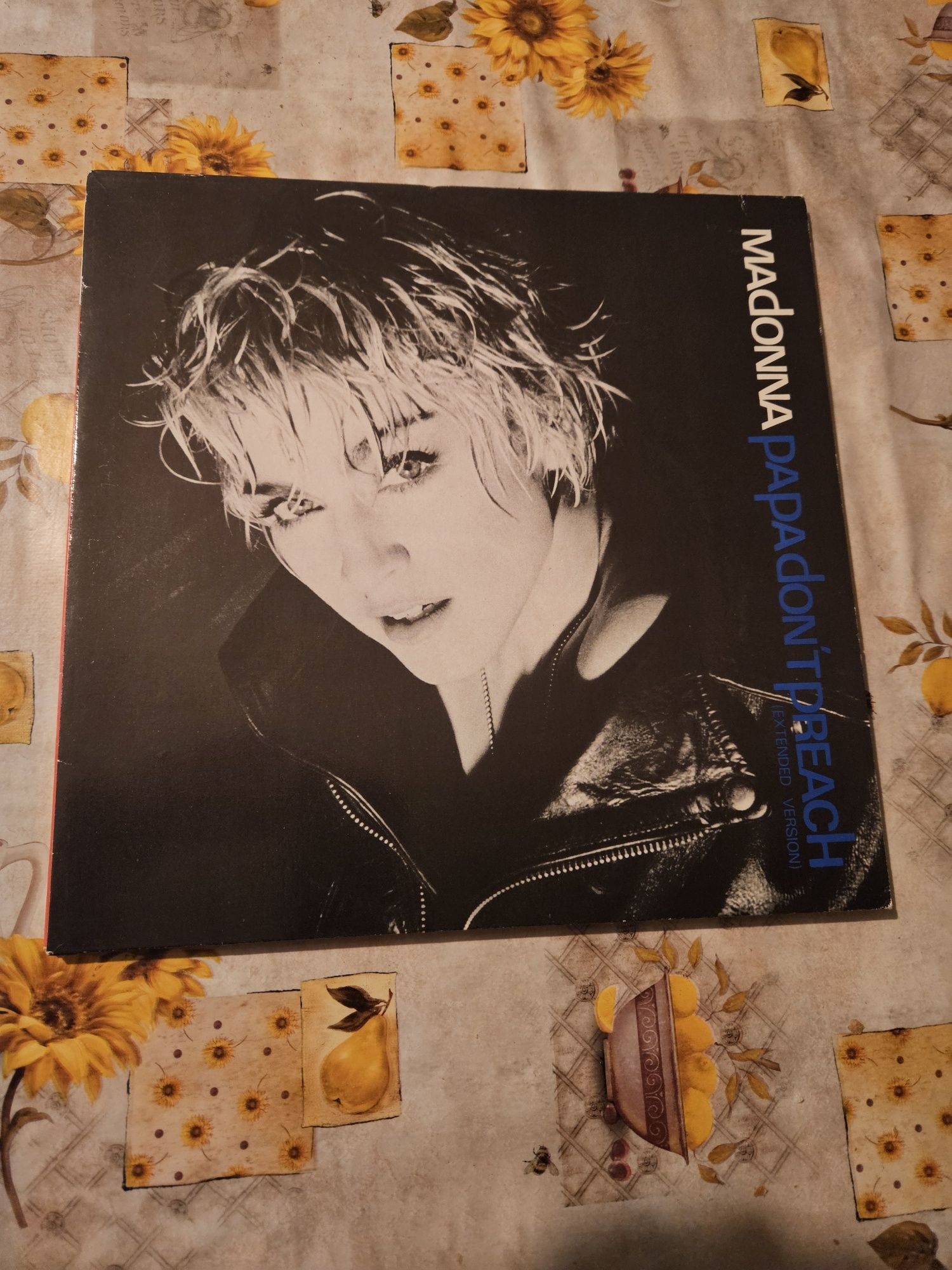 Грамофонни плочи The Beatles, Madonna, George Michael, ABBA