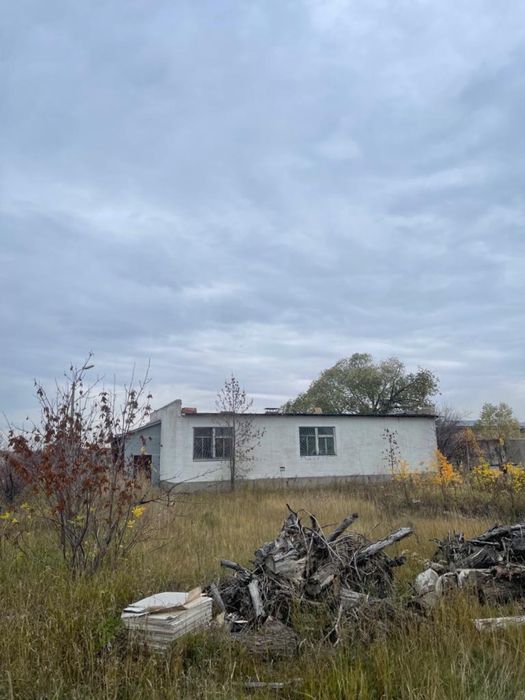 Продам здание с прилегающим земельным участком