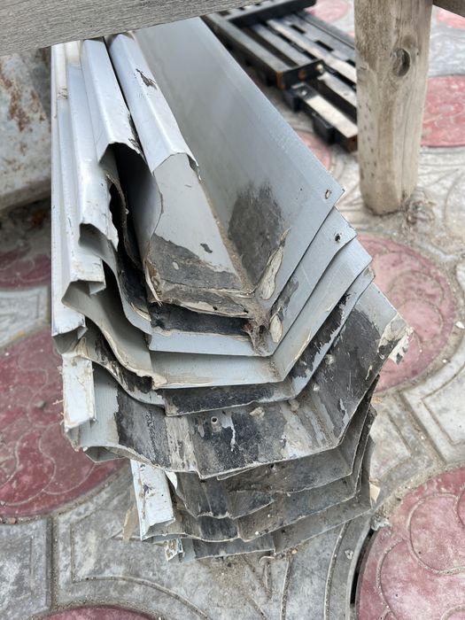 Желоб водосточный