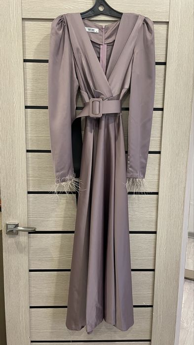 Нарядное платье цвета пыльная роза с