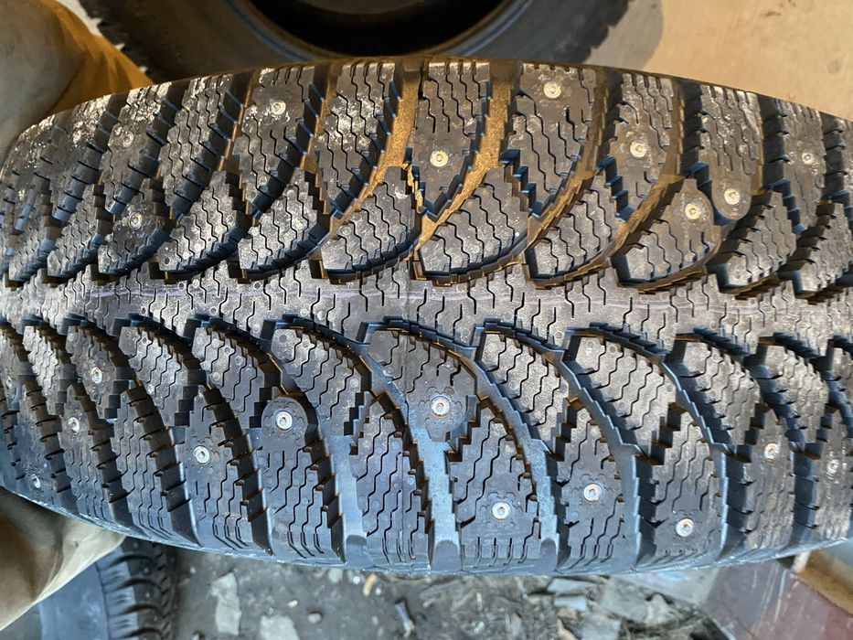 Шины на 16 205/55  нордвей шипы новая