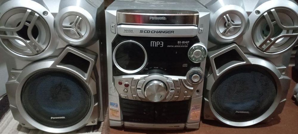 Музыкальный центр