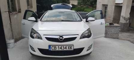 Продавам OPEL STRA