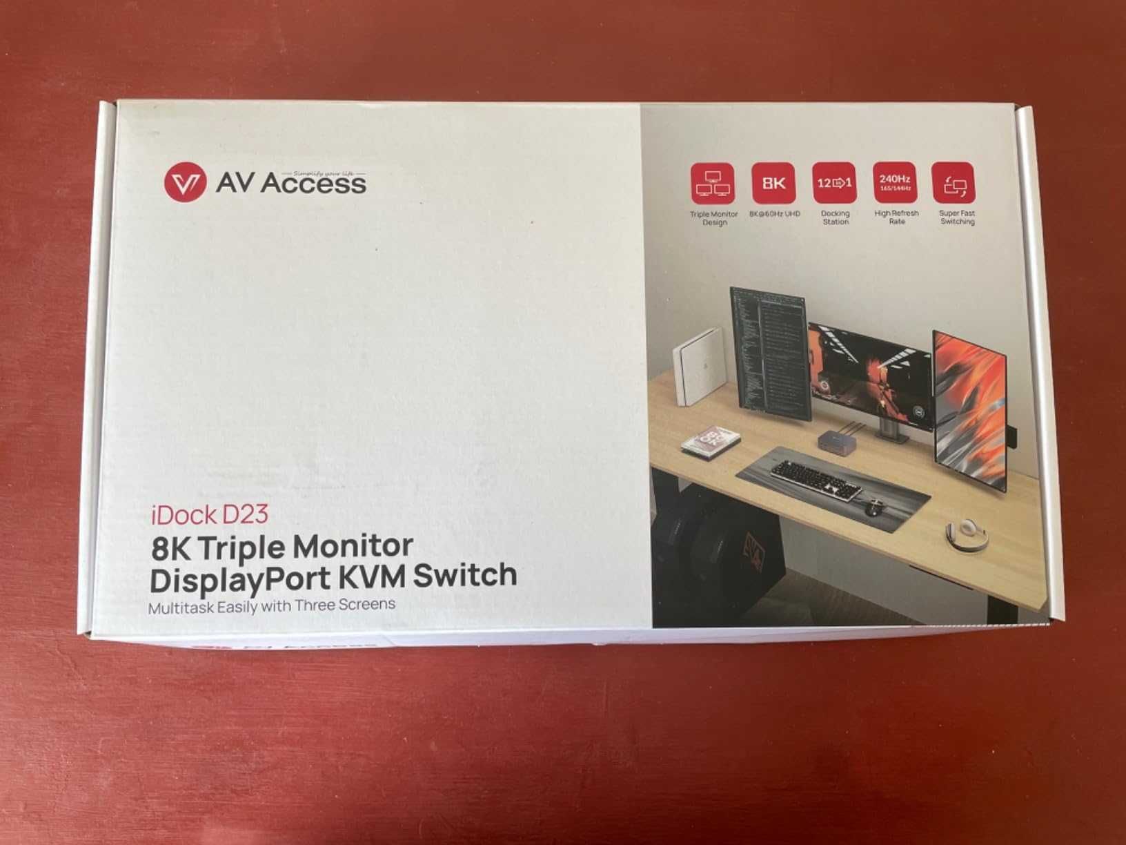 AV Access iDock D23 8K KVM докинг станция за 2 компютъра и 3 монитора