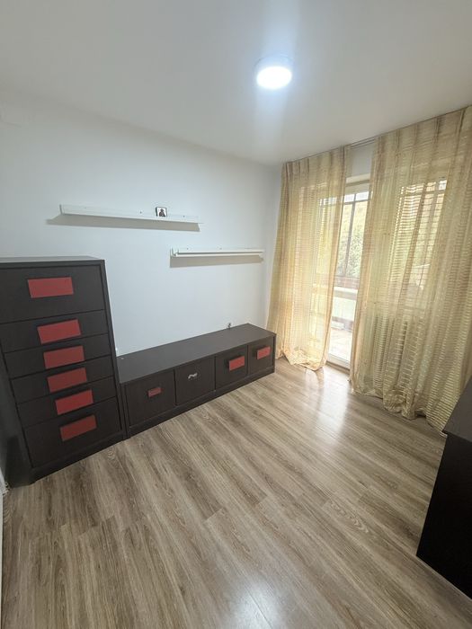 Vand apartament cu 3 camere