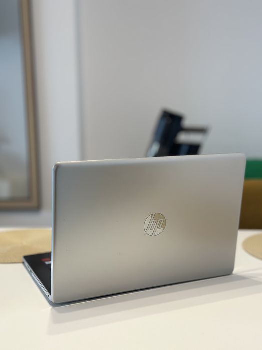 Laptop HP, HQ-TRE, model 17-bs001nl