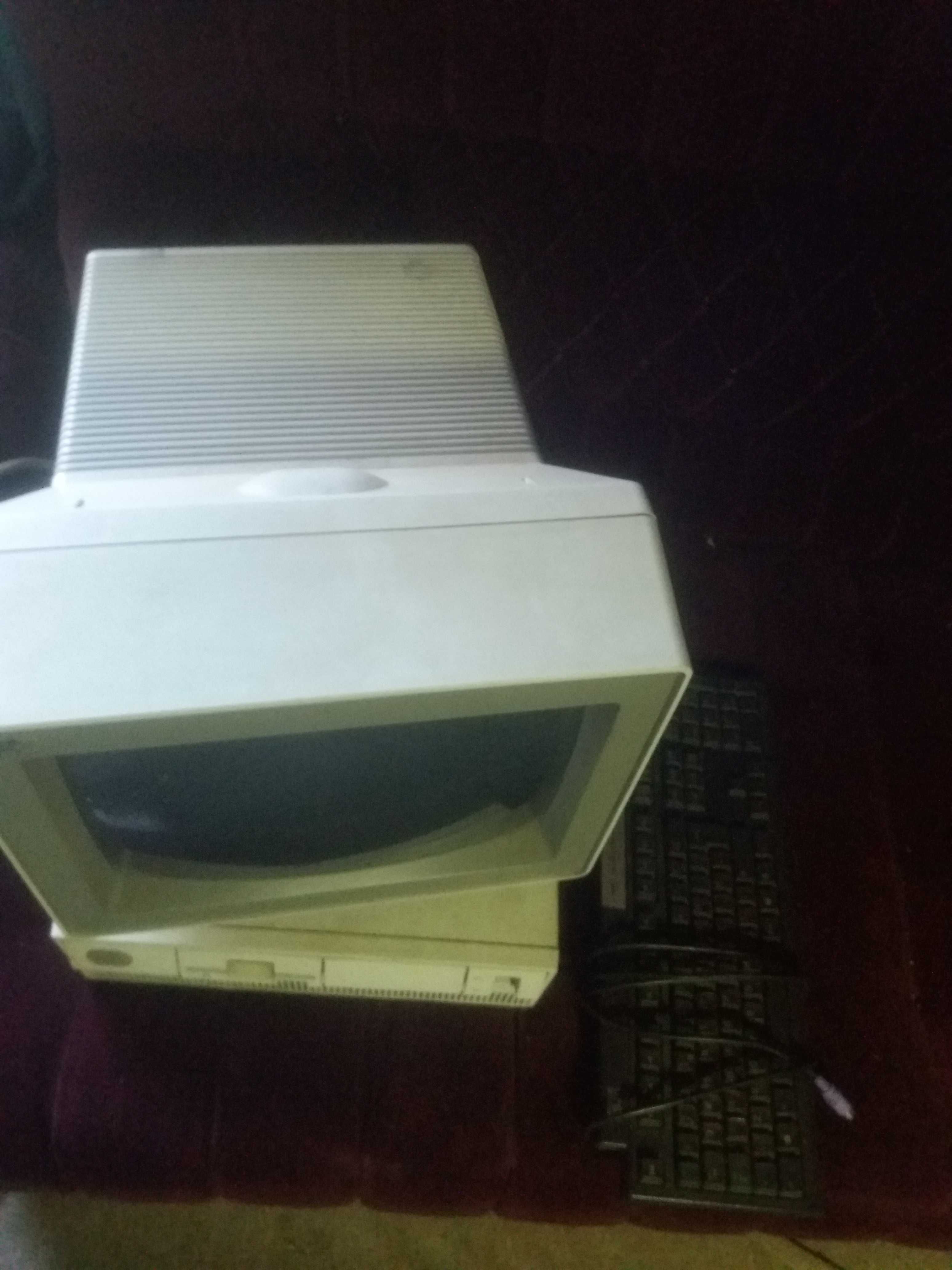 IBM 386 ps1 ретро компютър, монитор, клавиатура