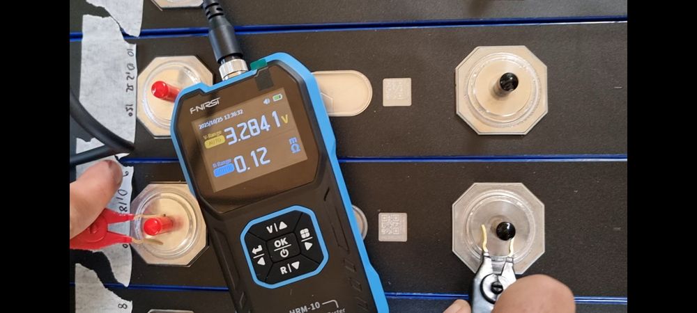 EVE MB56 LifePo4 батерии и YIXIANG кутия с BMS за тях 32kW 16бр 628Ah