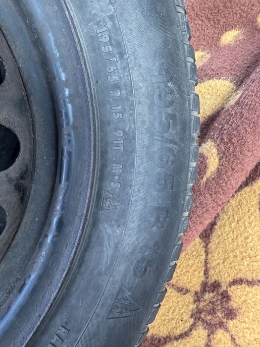 Set 2 cauciucuri iarna cu jante Continental 195/65/R15