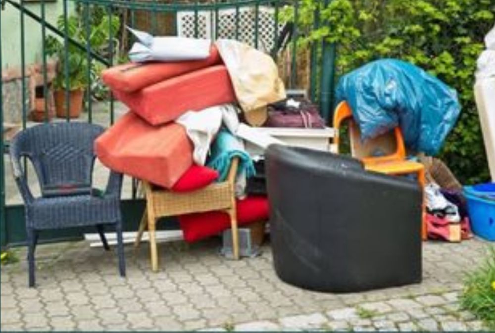 Debarasari apartamente  ,mobila veche ,ridicări moloz ,moluz