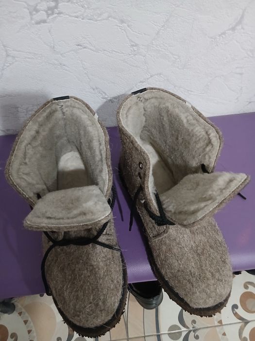 Продам  тёплую обувь
