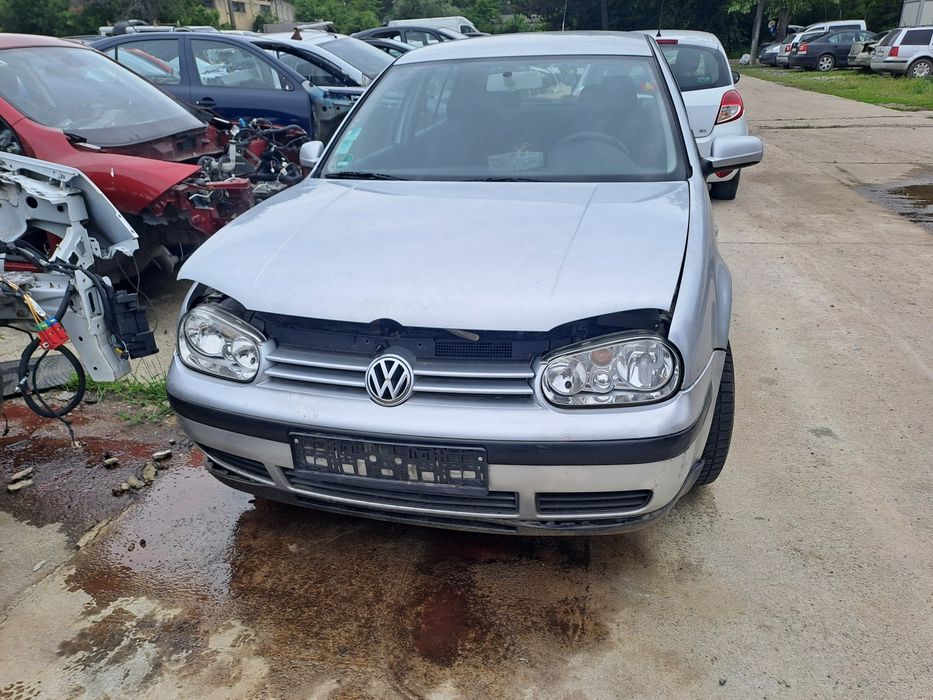 Dezmembrez VW Golf 4 1.4 benzina