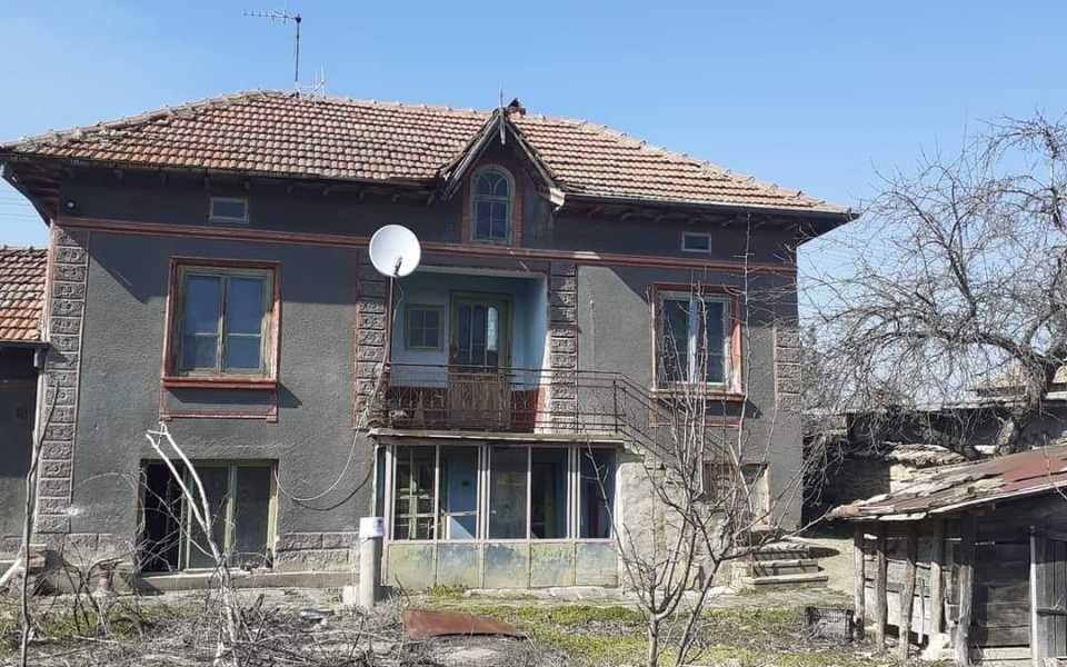 Продавам къща в село Долна Липница, област Велико Търново