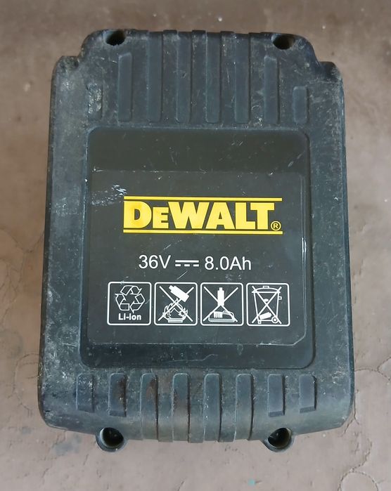 Продавам Батерия DeWALT  36V 8.0AH