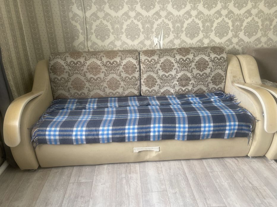 Срочно продам диван!