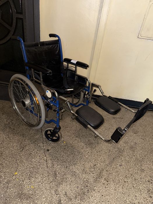 Scaun rulant handicap dizabilitati batrani