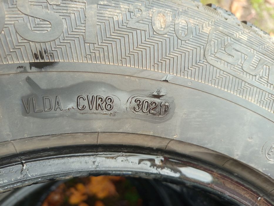 Зимни гуми 215 на 70 R 16