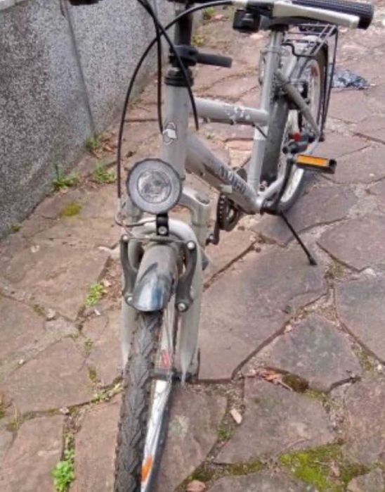 Продавам детско колело много запазено.Почти ново.