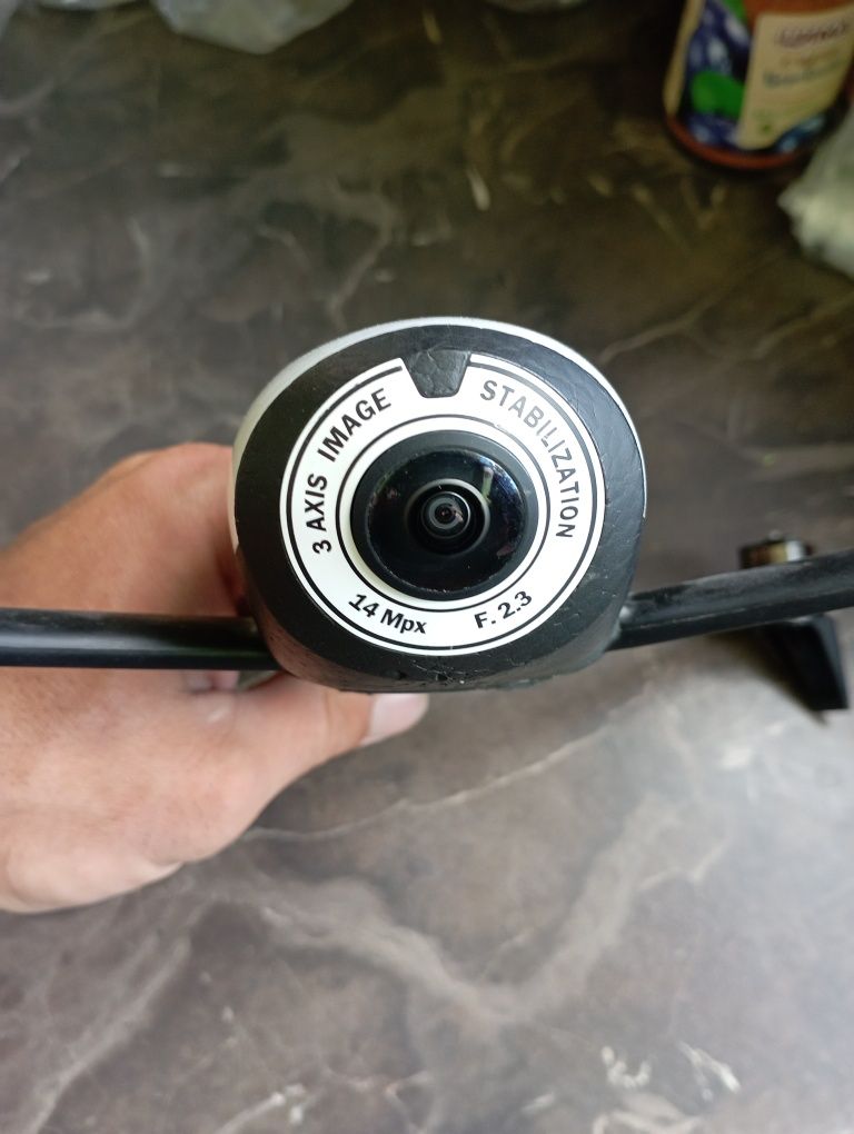 Дрон Bebop Parrot 2 работещ.