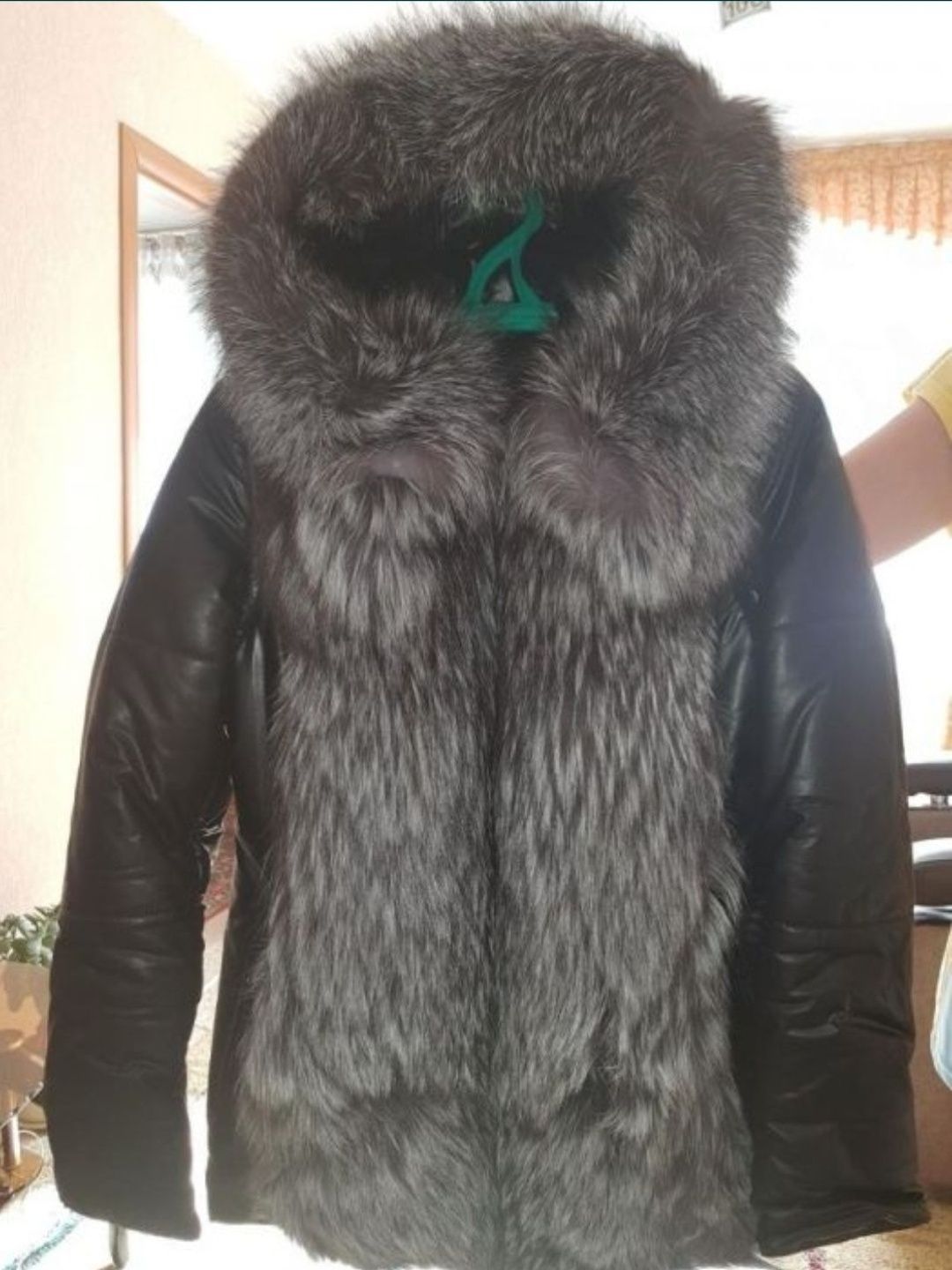 Продам новую зимнюю куртку