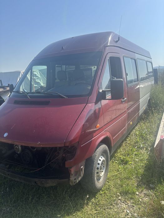 Dezmembrez Mercedes Sprinter 312 motor 2.9