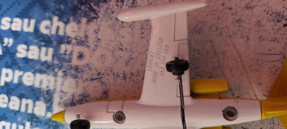 Macheta avion metalica