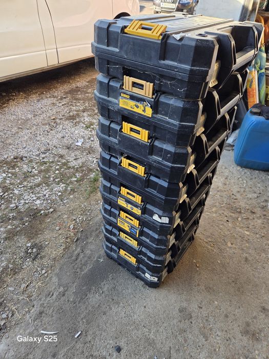 Куфар инструменти DEWALT