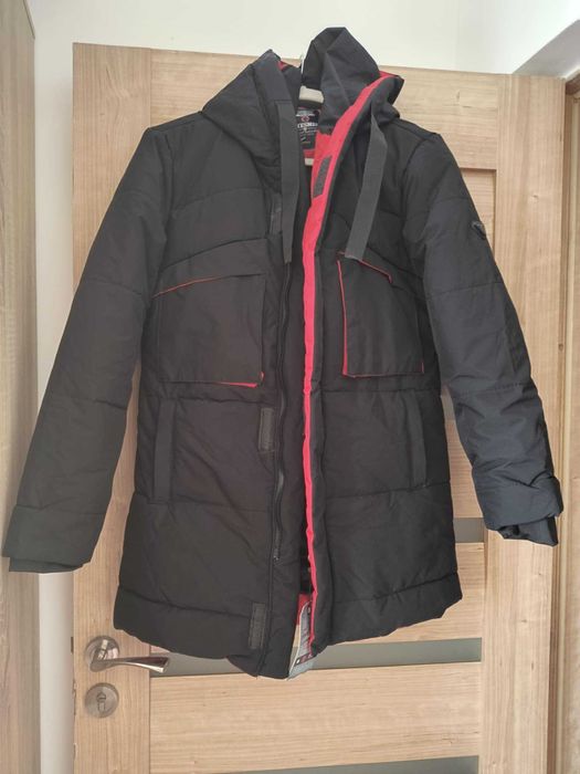 Jeaca noua cu eticheta