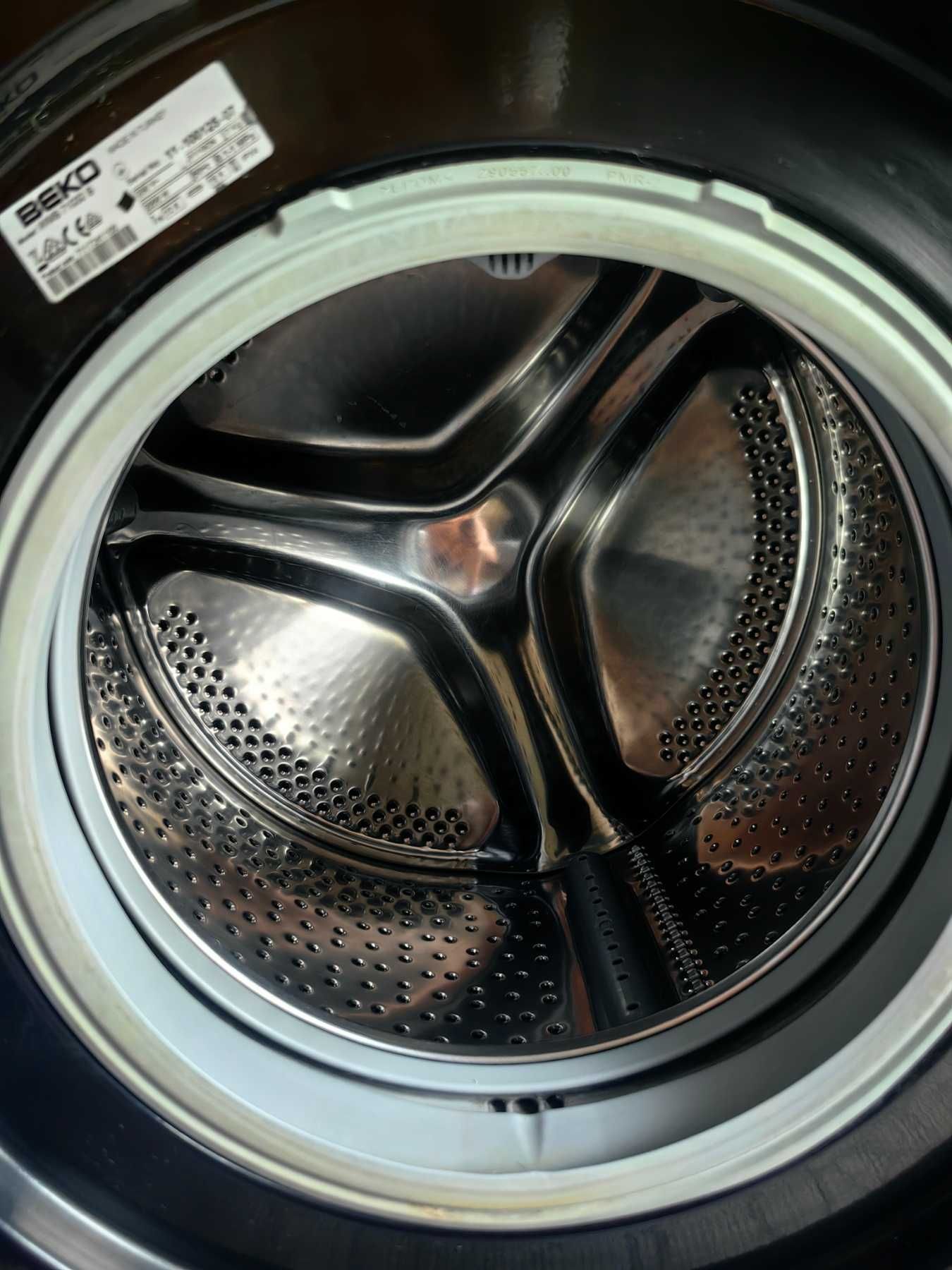 Пералня BEKO WMB 71032B Черна втора употреба