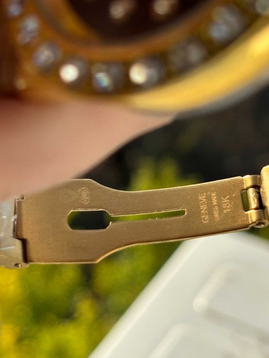 Ceas dama/barbatesc Auriu cu interior Negru 18K