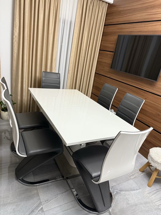 Set masă extensibilă + 6 scaune, ca nou, fabricat în Polonia