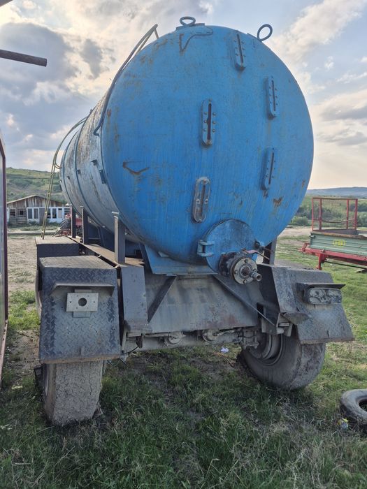 Vand cisterna apa 10 000 litri
