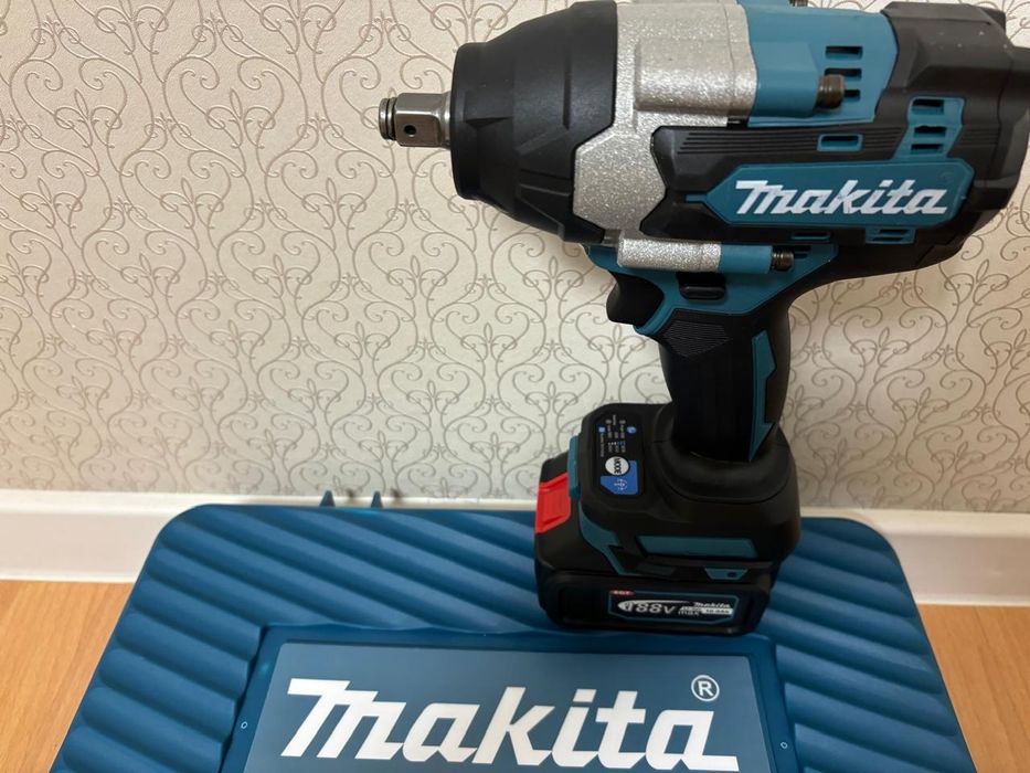 Гайковёрт на батарейке